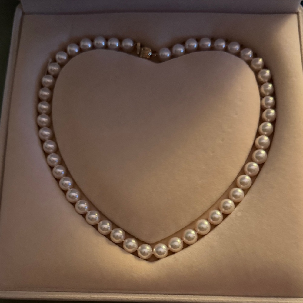 Authentic Pearl White Necklace with Gold Clasp